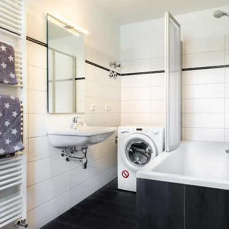 Familien Lucky Bei Kuehlungsborn Ofc 08 *